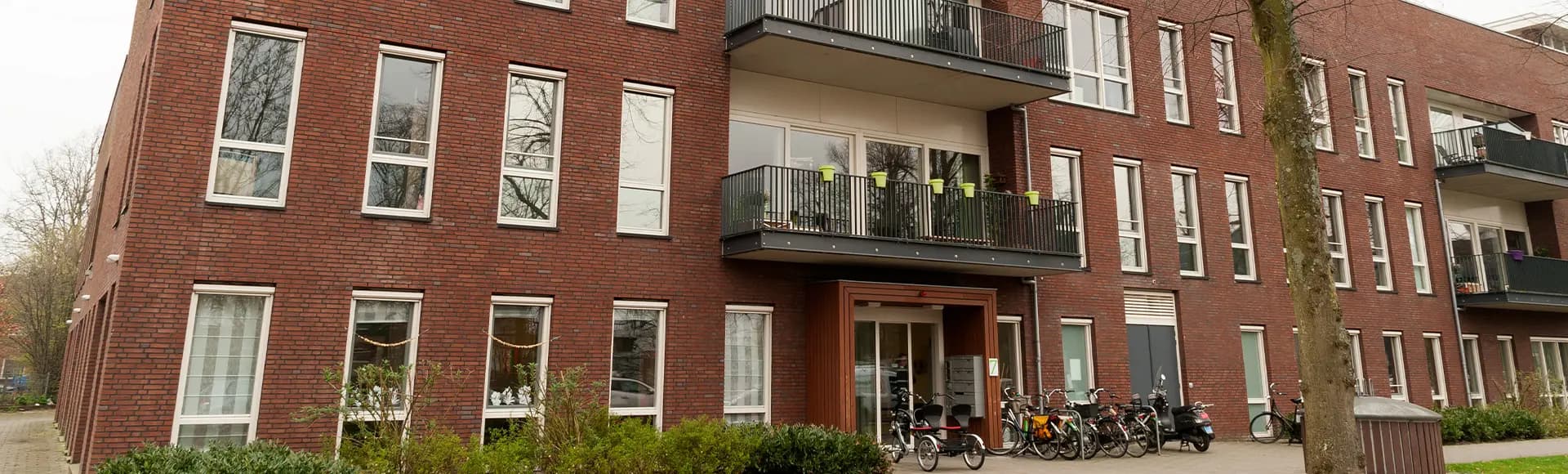 Dit is een locatie van de Hartekamp groep waar zorgstudenten van de Tamarinde werken